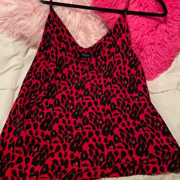 Ladies red and black pattern print - Picture 1 of 5